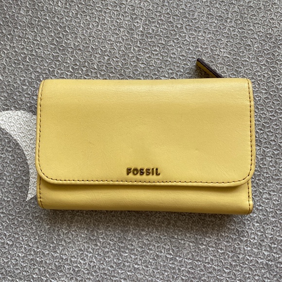 Fossil Wallet - Cream Yellow - Picture 1 of 5